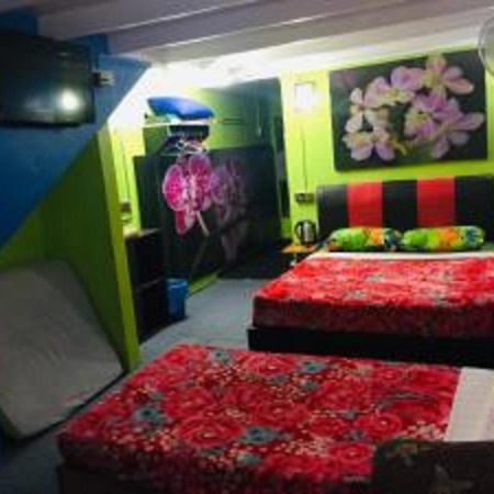 Oyo 90760 Lily Haven Hotel Танах-Рата Экстерьер фото