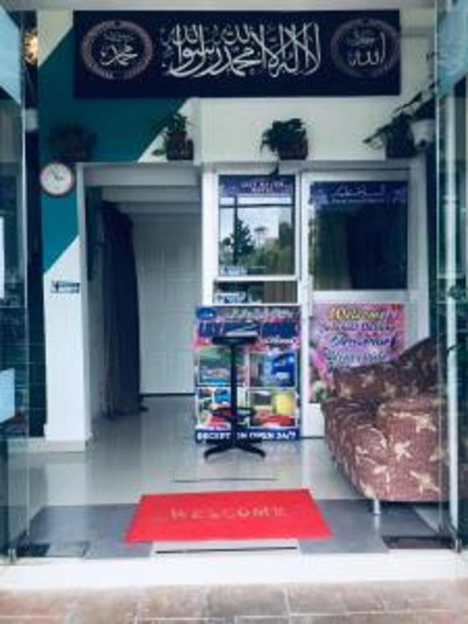 Oyo 90760 Lily Haven Hotel Танах-Рата Экстерьер фото