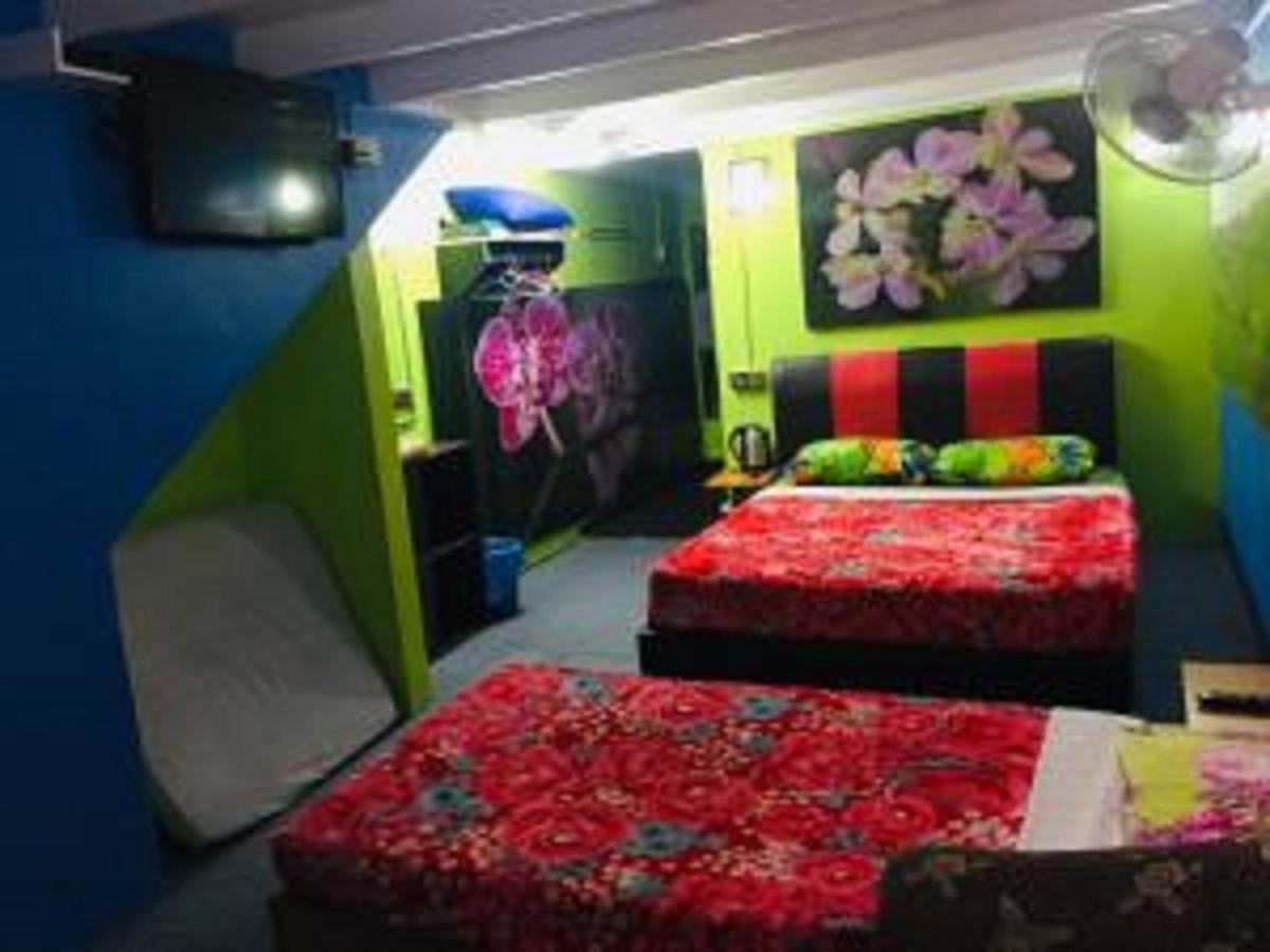 Oyo 90760 Lily Haven Hotel Танах-Рата Экстерьер фото